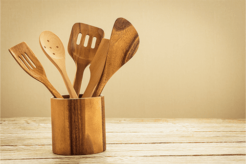 Использование деревянной посуды на кухне: уникальные свойства и преимущества